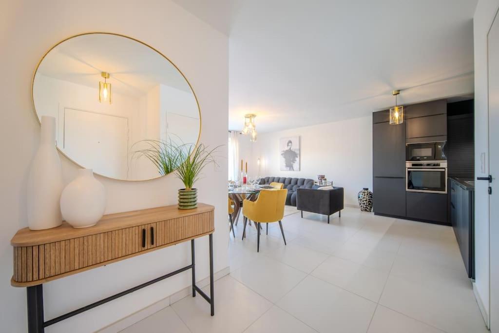 Le Square D'Evan - Appartement De Standing - Grande Terrasse Exterieure - Climatisation سانت أون المظهر الخارجي الصورة